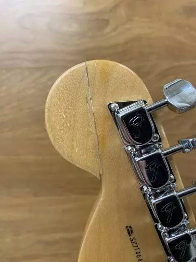 FENDER MALMSTEEN STRAT RW CAR 2